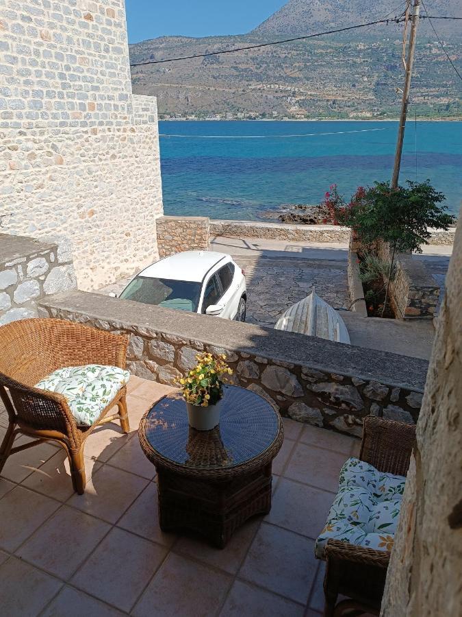 Mani Home Néon Oítilon Buitenkant foto