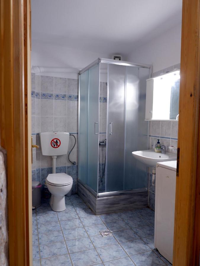 Mani Home Néon Oítilon Buitenkant foto