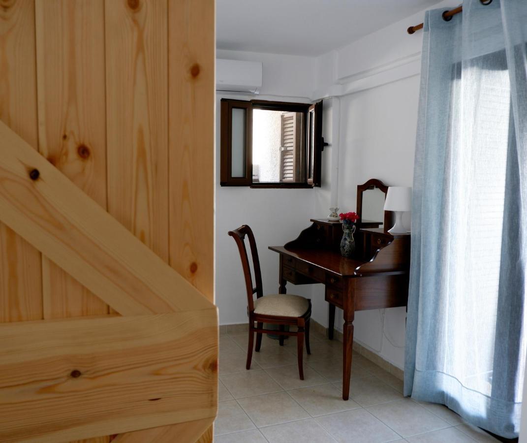 Mani Home Néon Oítilon Buitenkant foto